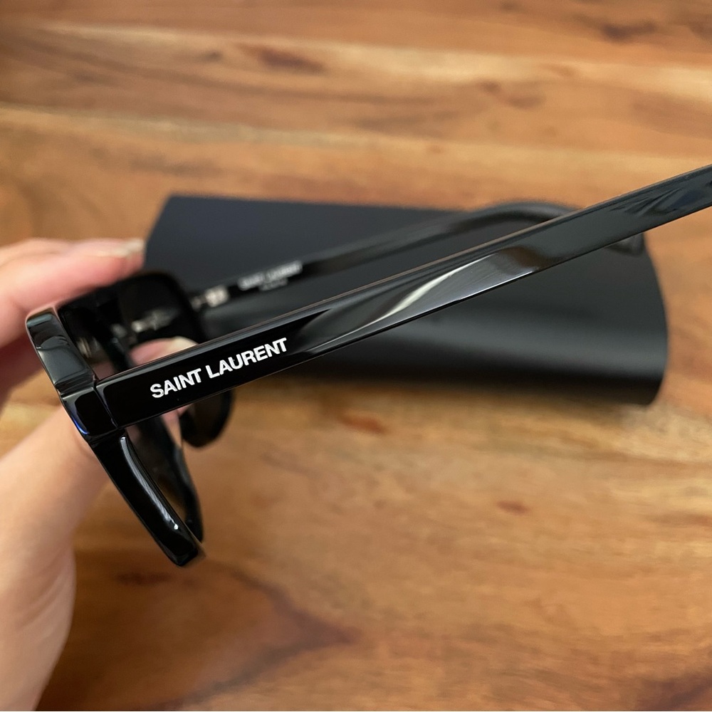 Yves Saint Laurent Sunnies - Picture 3 of 4